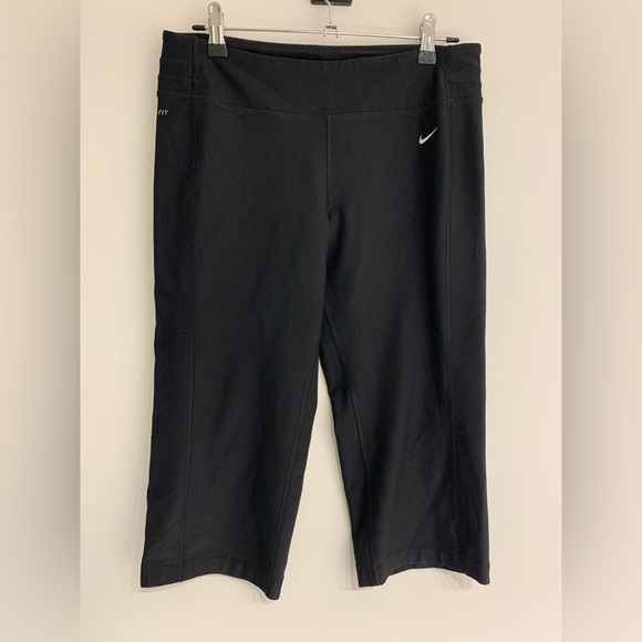 NIKE women’s cropped leggings - Picture 1 of 4